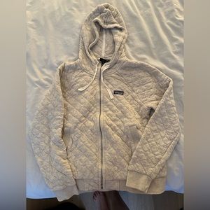 Quilted Patagonia zip up, size small. Excellent condition.
